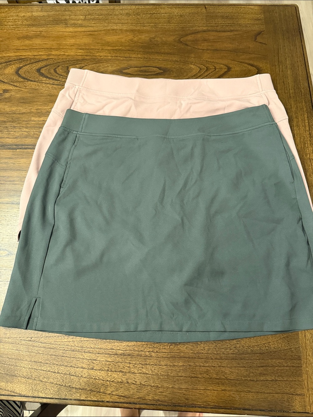 Set of 2 Women’s Performance Skirt in Dusty Rose and Slate Green